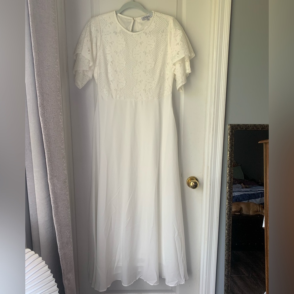 Elegant White Lace Dress